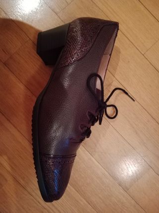 Zapato tacón con cordones