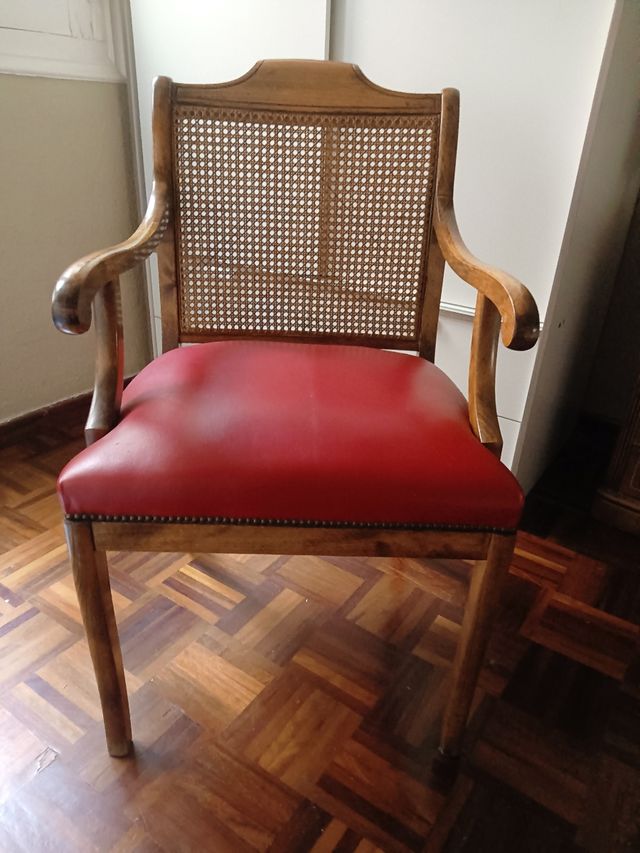 Sillón de madera 