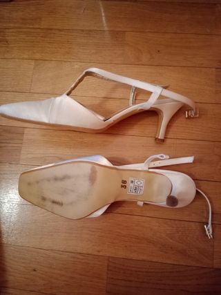 Zapato fiesta blanco roto