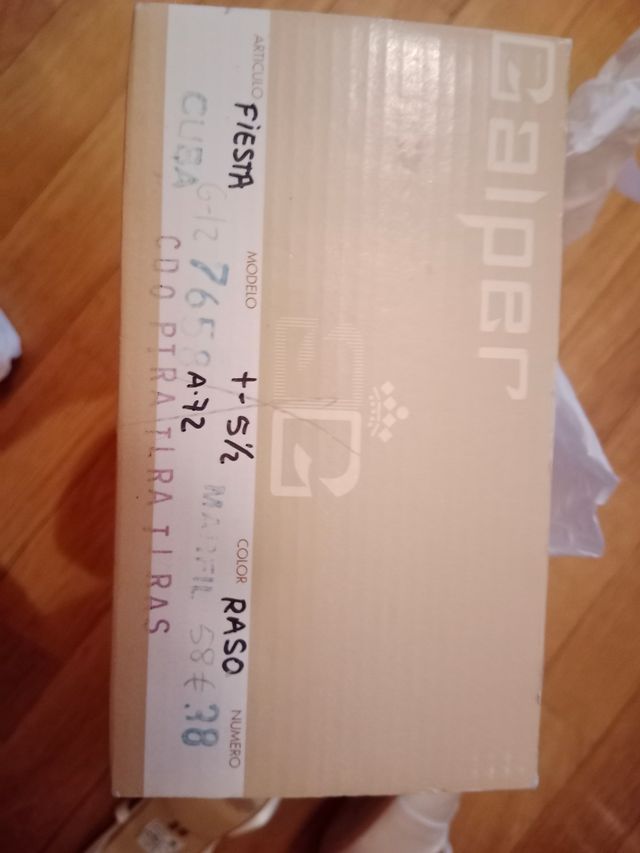 Zapato fiesta blanco roto