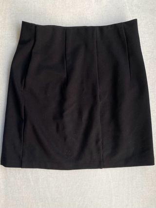 Falda negra stradivarius