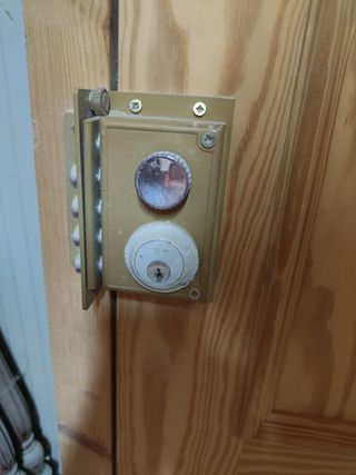 Puerta blindada para interior