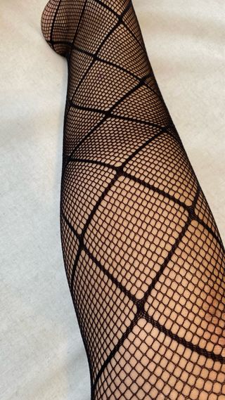Medias de rejilla y guantes negros calzedonia