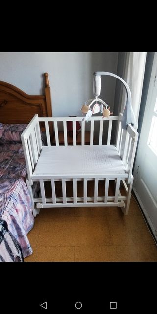 Cuna mecedora/colecho Allegro. Regalo móvil girato