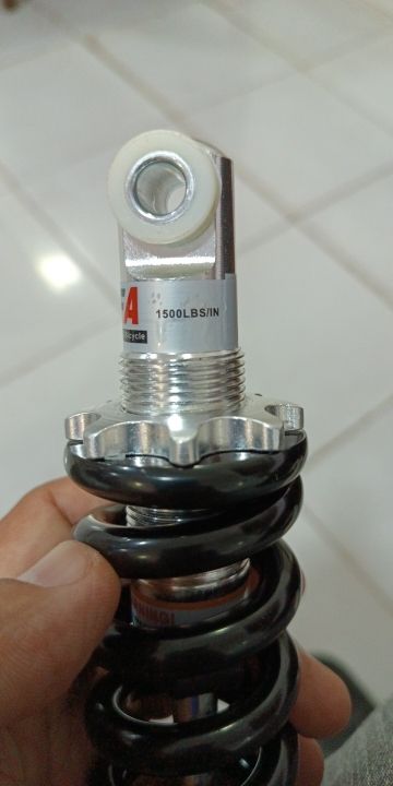 Suspensión de bicicleta y patinete