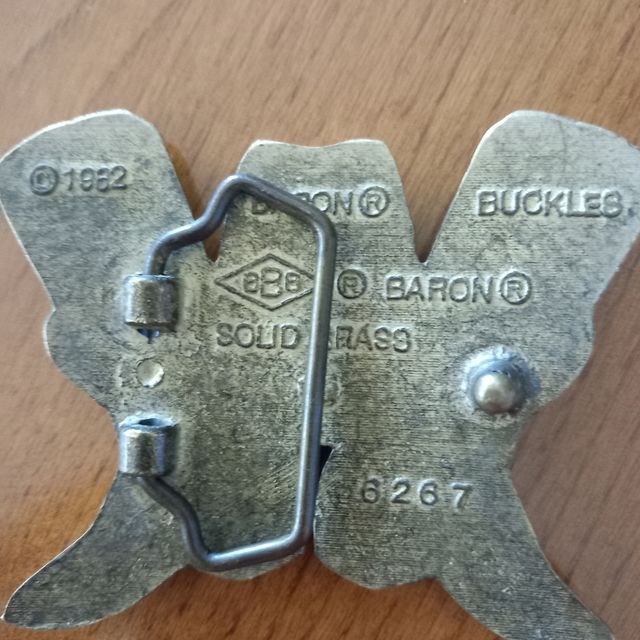 Fibbia per cintura in ottone.