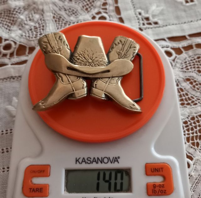 Fibbia per cintura in ottone.