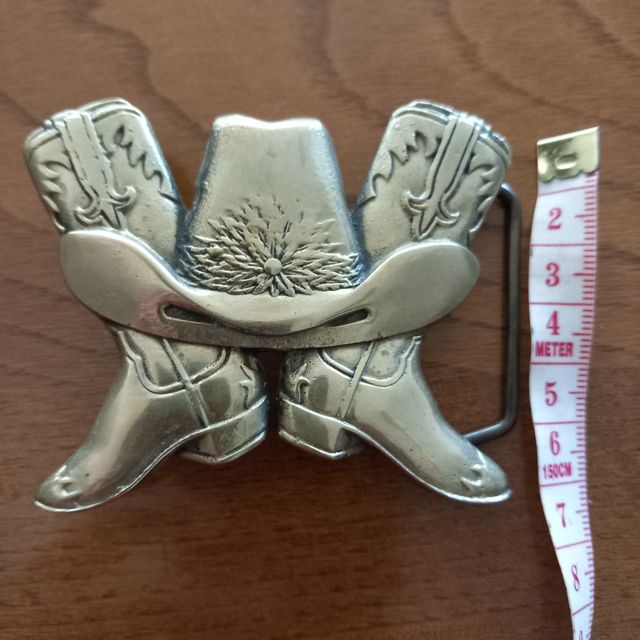 Fibbia per cintura in ottone.