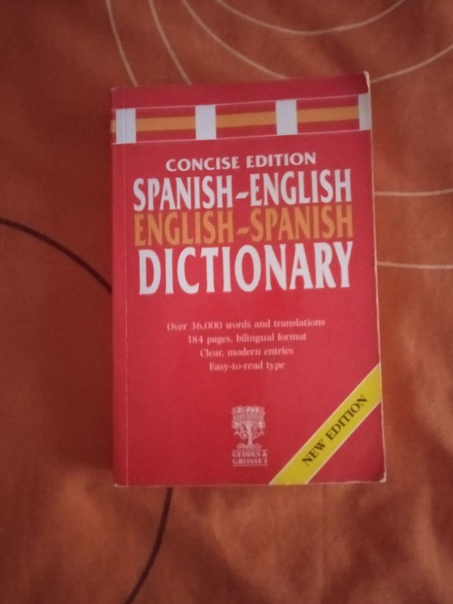 Diccionario español- ingles 📙📘📗📓