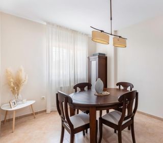 Mesa comedor madera (140cm*113cm), extensible