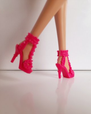 Barbie scarpe e pochette decorate