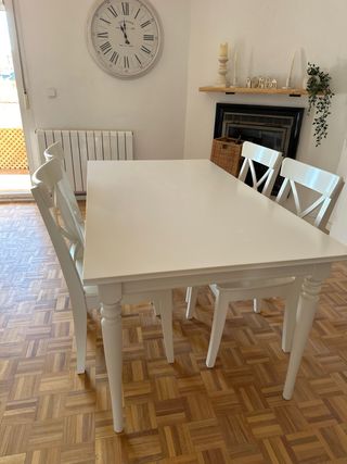 Mesa y sillas IKEA 
