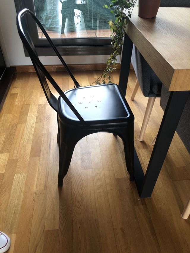 4 Sillas de metal para mesa de salon