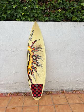 Tabla de surf Impact x Essus 5’11