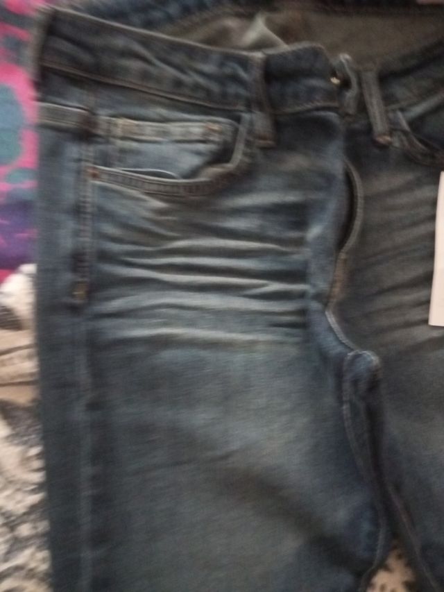 Vaquero ZARA con etiquetas