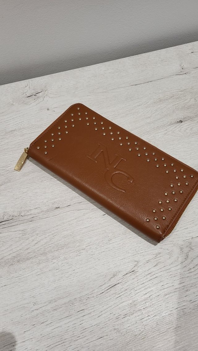 Monedero grande marrón Nicole Lee