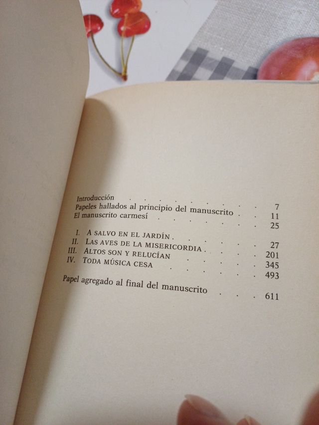 El manuscrito carmesi