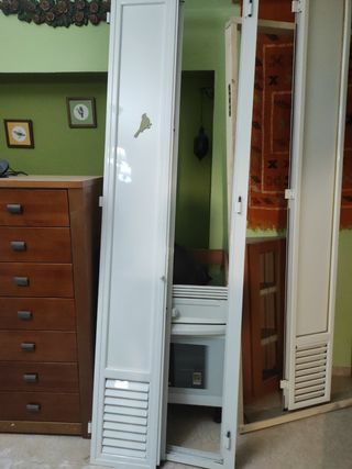 Oferta por 2 días. Puerta de aluminio blanca