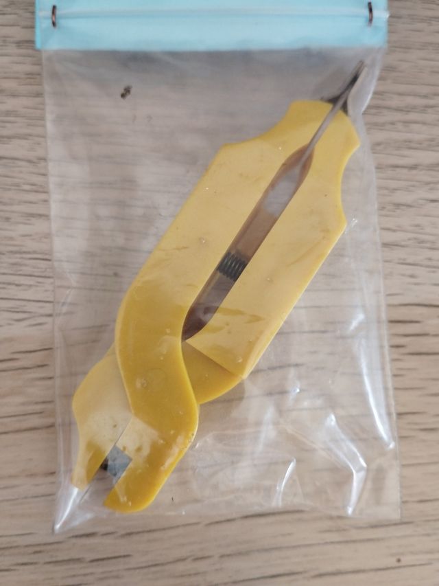 Alicates STONFO para plomos.