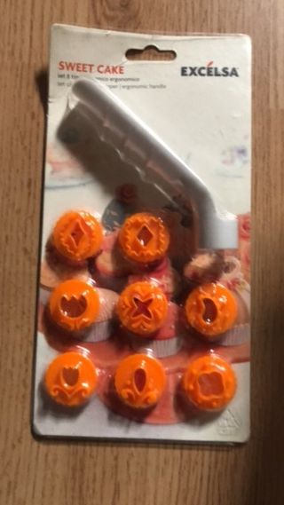 8 STAMPI PER BISCOTTI E DOLCI CON MANICO, NUOVI MA