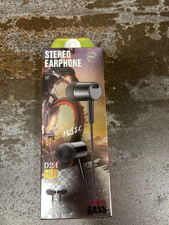 Auriculares D21 negros nuevos sin abrir