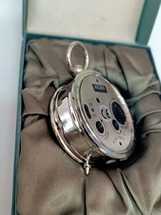 Relógio despertador de viagem antigo marca Hilser