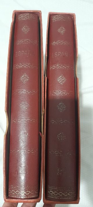 2 álbumes de sellos