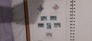 2 álbumes de sellos