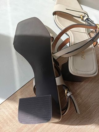 Sandalias de piel Zara