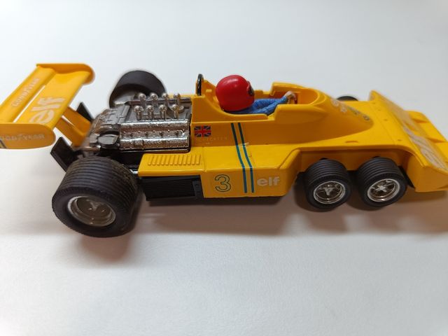 SCALEXTRIC TYRELL P34