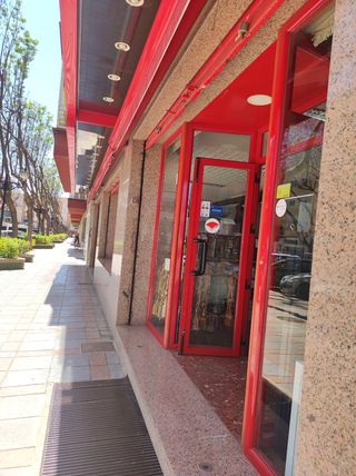 Oficina - Local en venta Alado de colegio academia