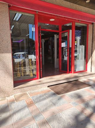 Oficina - Local en venta Alado de colegio academia