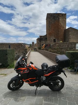 Motocicleta KTM 1090 S