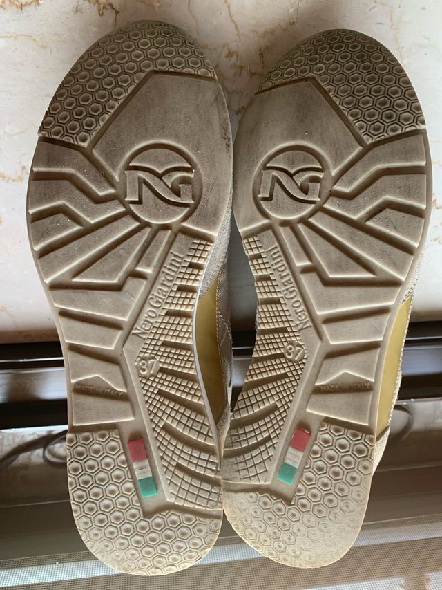 Scarpe sportive donna #nerogiardini