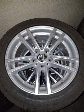 Llantas de bmw en 17” con neumaticos