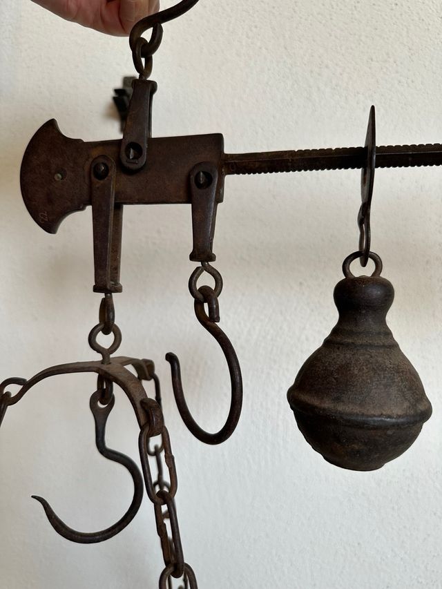 Antica bilancia stadera in ferro