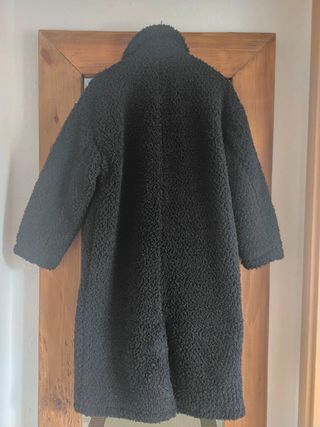 Abrigo negro borreguito Urbancode 70% DESCUENTO