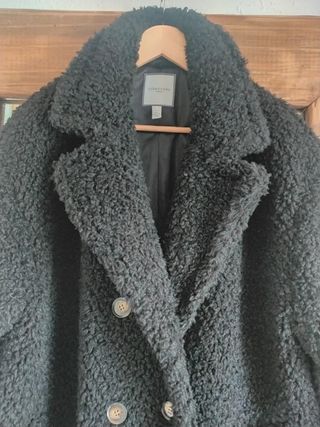 Abrigo negro borreguito Urbancode 70% DESCUENTO