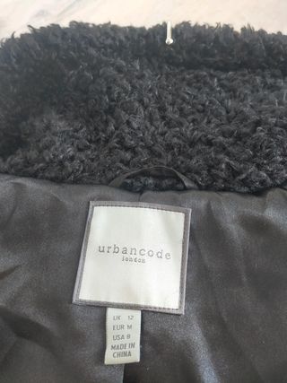 Abrigo negro borreguito Urbancode 70% DESCUENTO