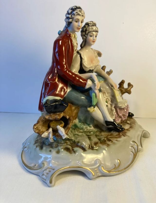 Figura Porcelana- Mallol- Enamorados