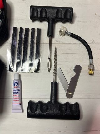 Kit reparación de pinchazos a Gas CO2 – LICOTA