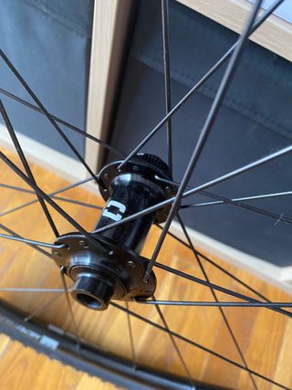 Llantas Microtech MX 25 con cubiertas continental