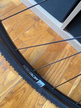 Llantas Microtech MX 25 con cubiertas continental