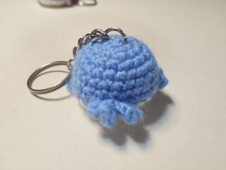 pupazzo balena azzurra portachiavi amigurumi