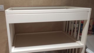 Cambiador de madera blanco, de bebe