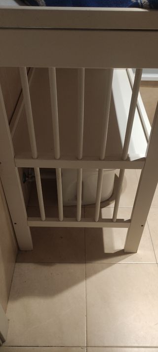 Cambiador de madera blanco, de bebe