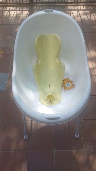 Bañera bebe con patas y asiento