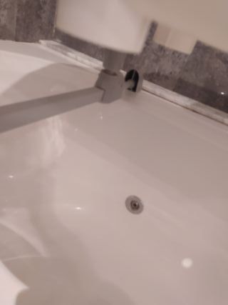 Bañera bebé con soporte sobre bañera