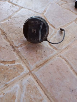 Tapa y tapón combustible Opel Astra h
