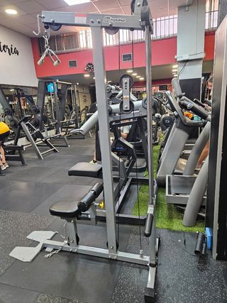 Polea alta de dorsal, tríceps y gironda